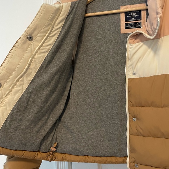 Abercrombie & Fitch Cropped lightweight puff jacket - Picture 2 of 3